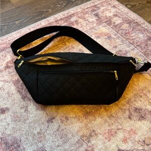 Canvelle Oversized Fanny in Quilted Black